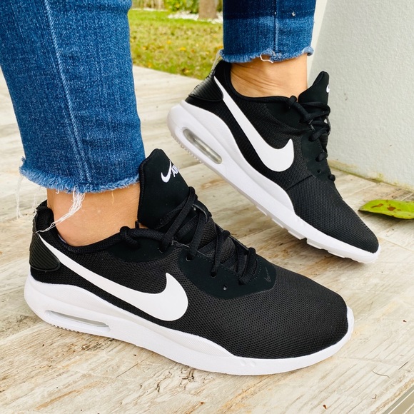 Nike Shoes - 🖤Nike air Max Classic 🖤New